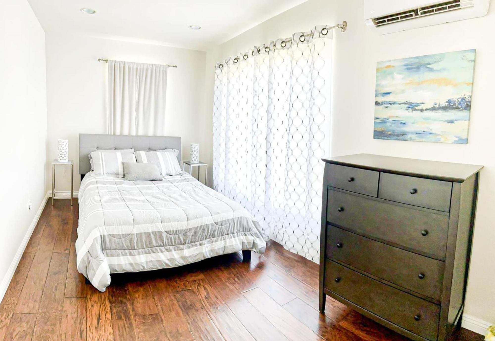 Modern 2-Bedroom Haven In The Heart Of La- Hud-Vp Лос Анджелис Екстериор снимка
